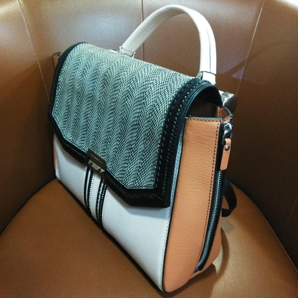 BCBG MAX AZARIA - Picture 1 of 4